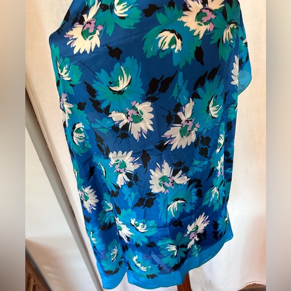 Oscar de la Renta Vintage Blue and Green Floral Square Scarf Wrap - Picture 3 of 10
